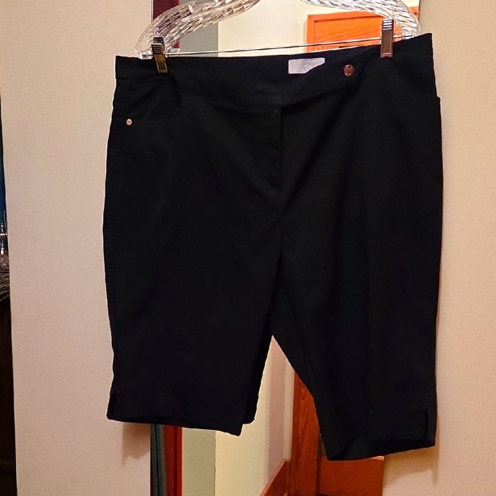 CALLOWAY GOLF Black Knee-Length Shorts